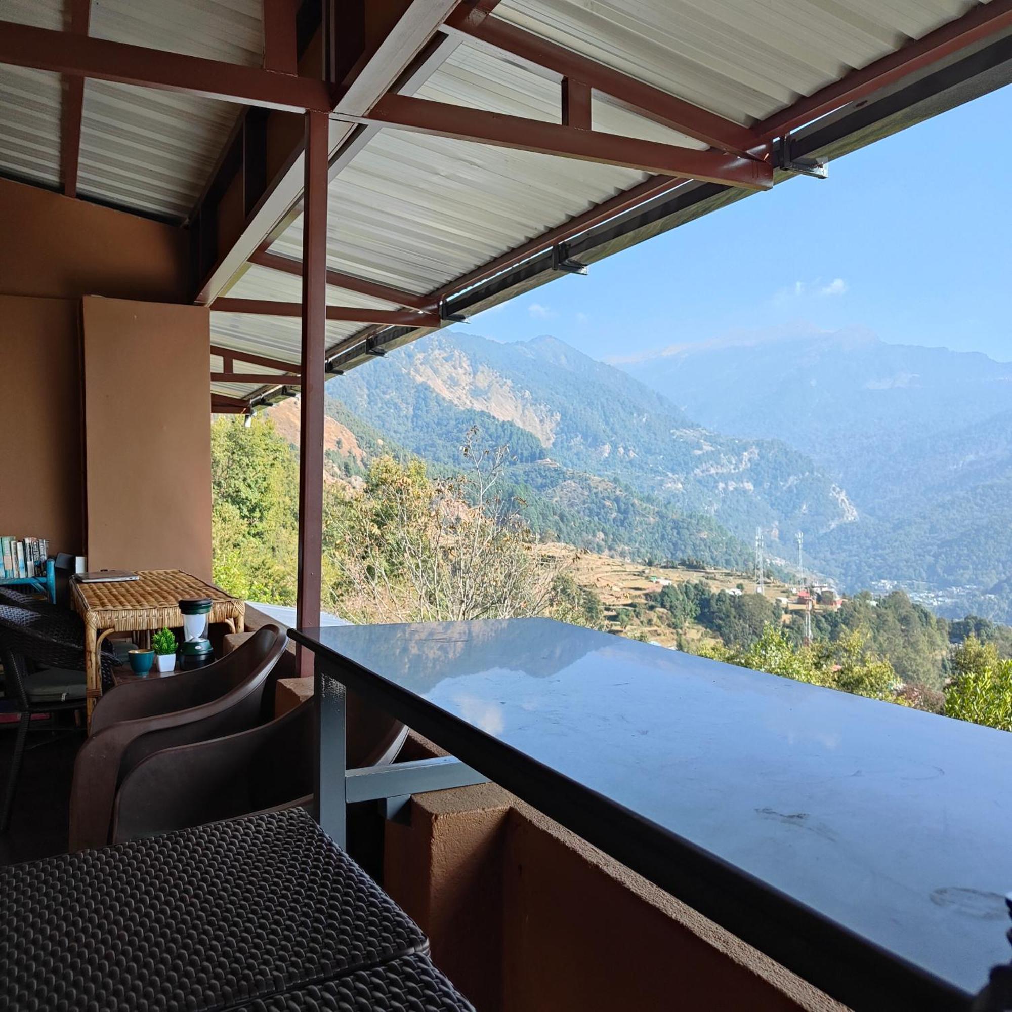 Cafe Buransh Villa Sari Екстериор снимка