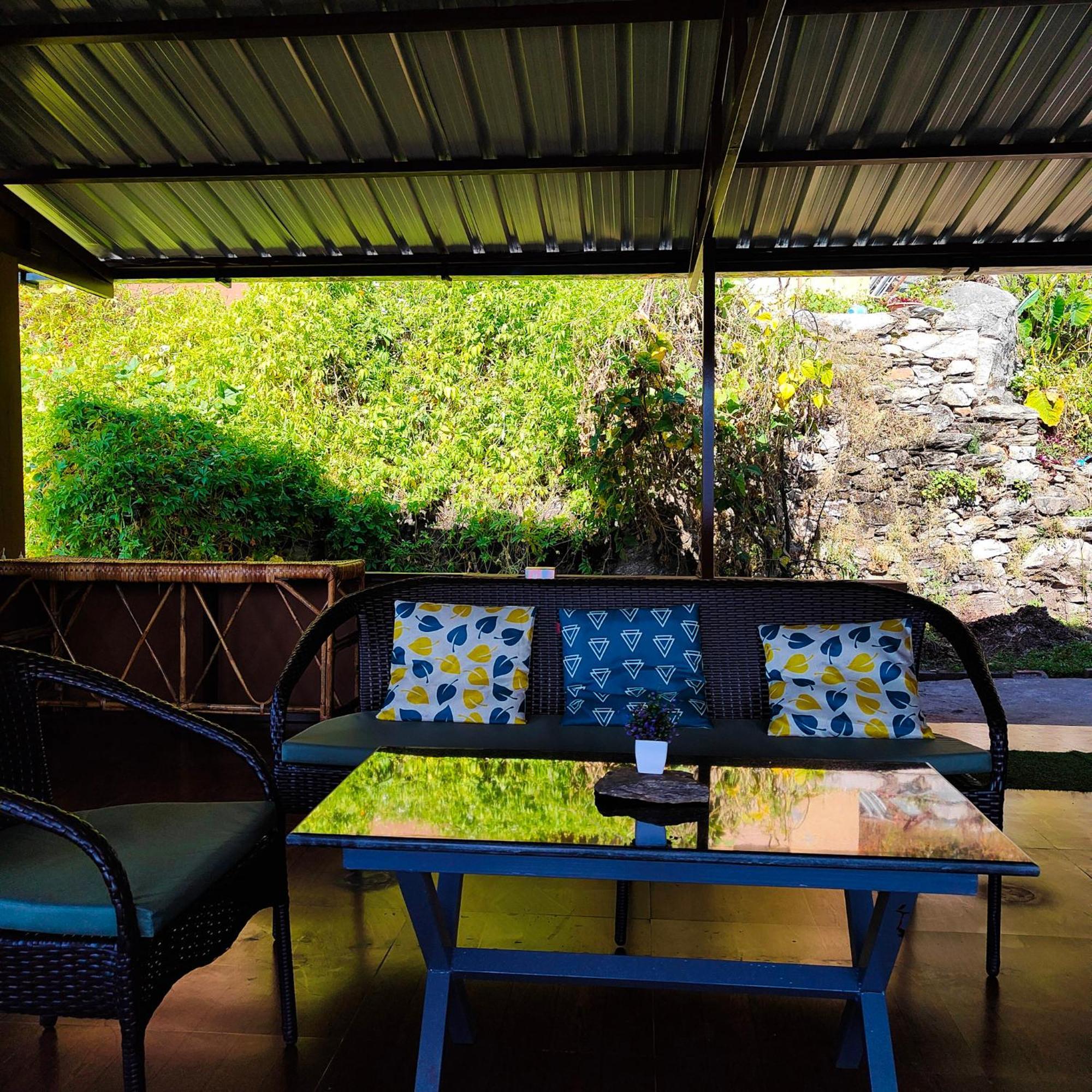 Cafe Buransh Villa Sari Екстериор снимка