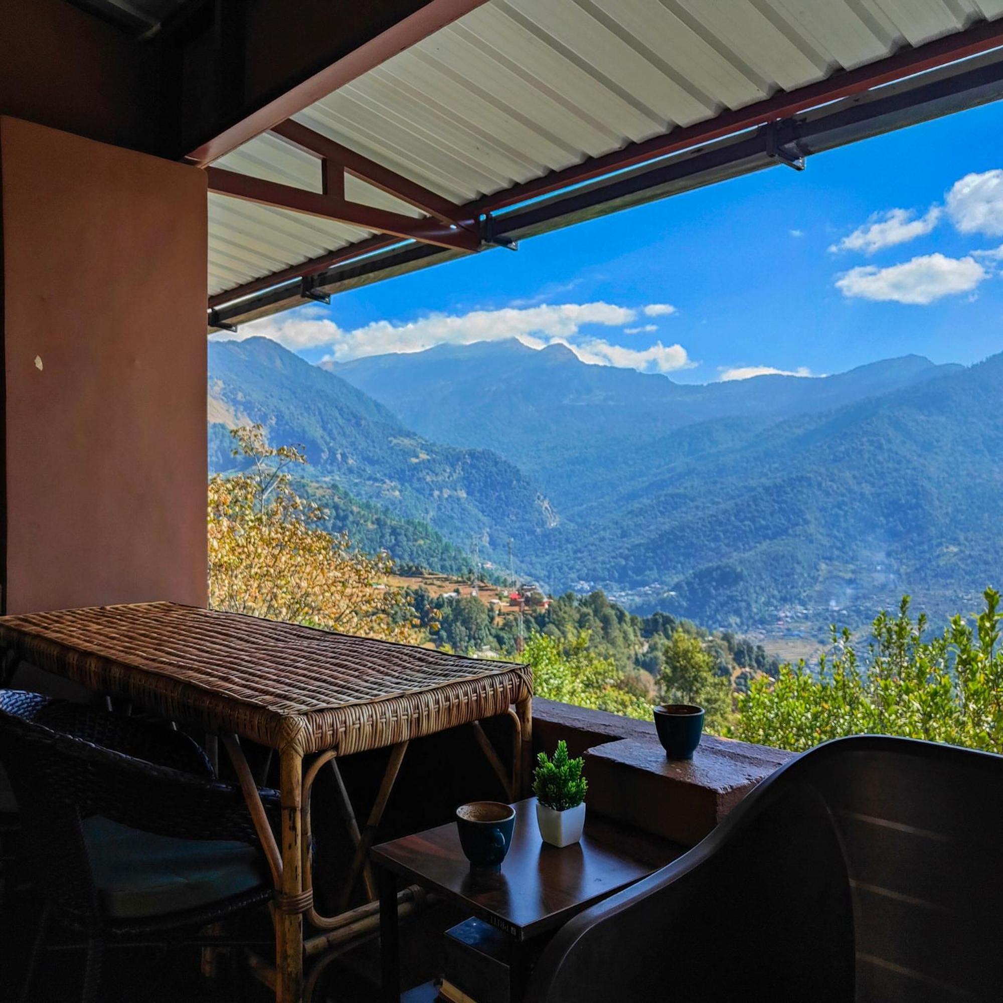 Cafe Buransh Villa Sari Екстериор снимка