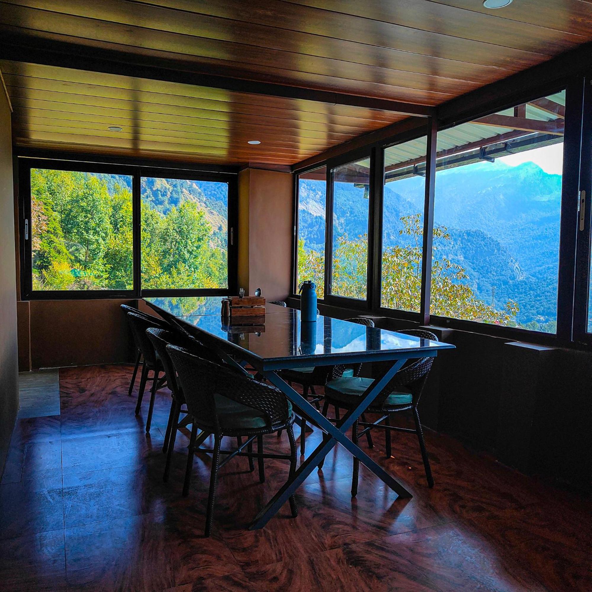 Cafe Buransh Villa Sari Екстериор снимка