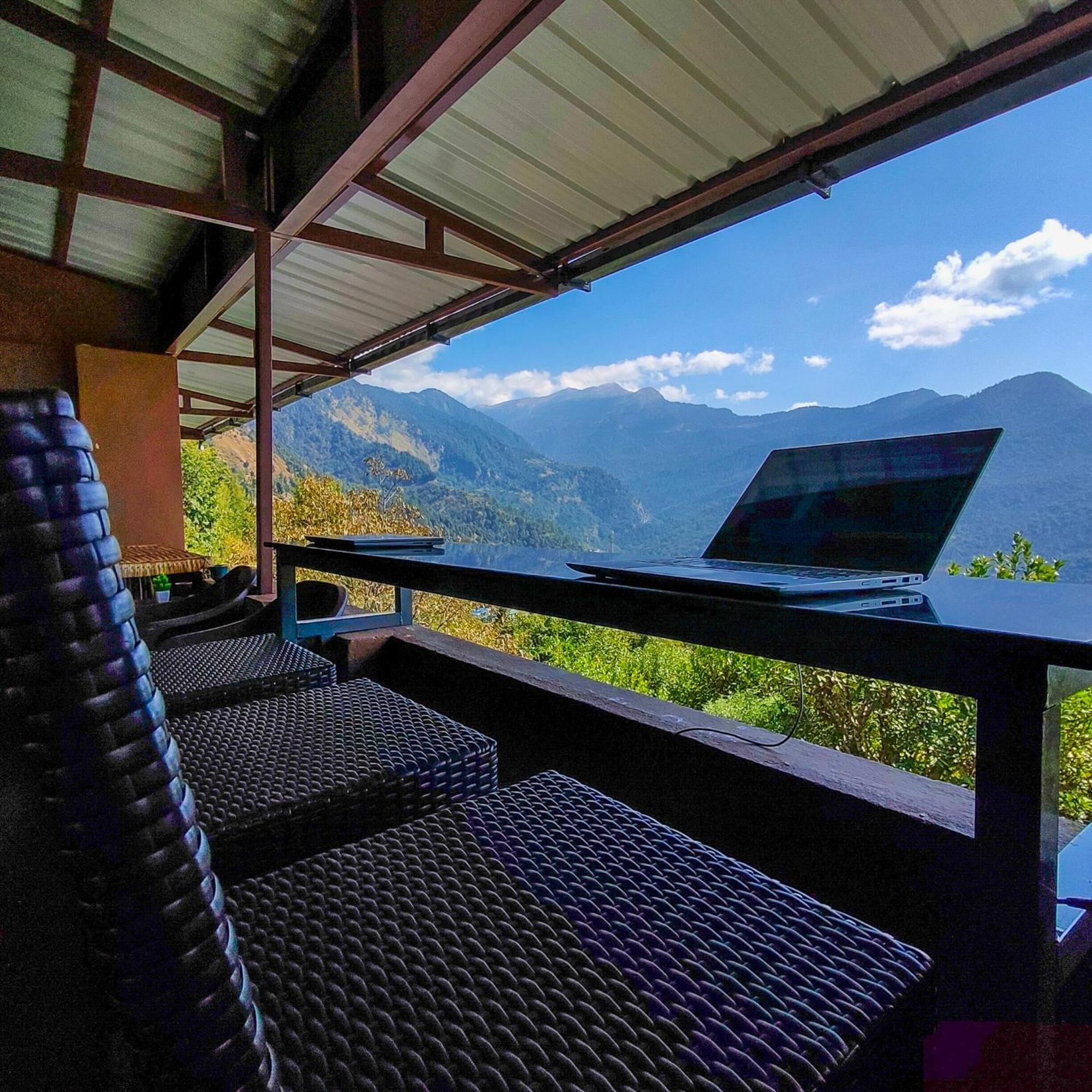 Cafe Buransh Villa Sari Екстериор снимка